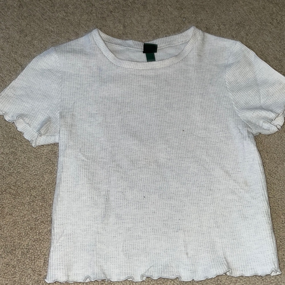 Color :White